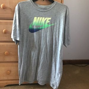 Nike Men’s Gray and Green T-Shirt